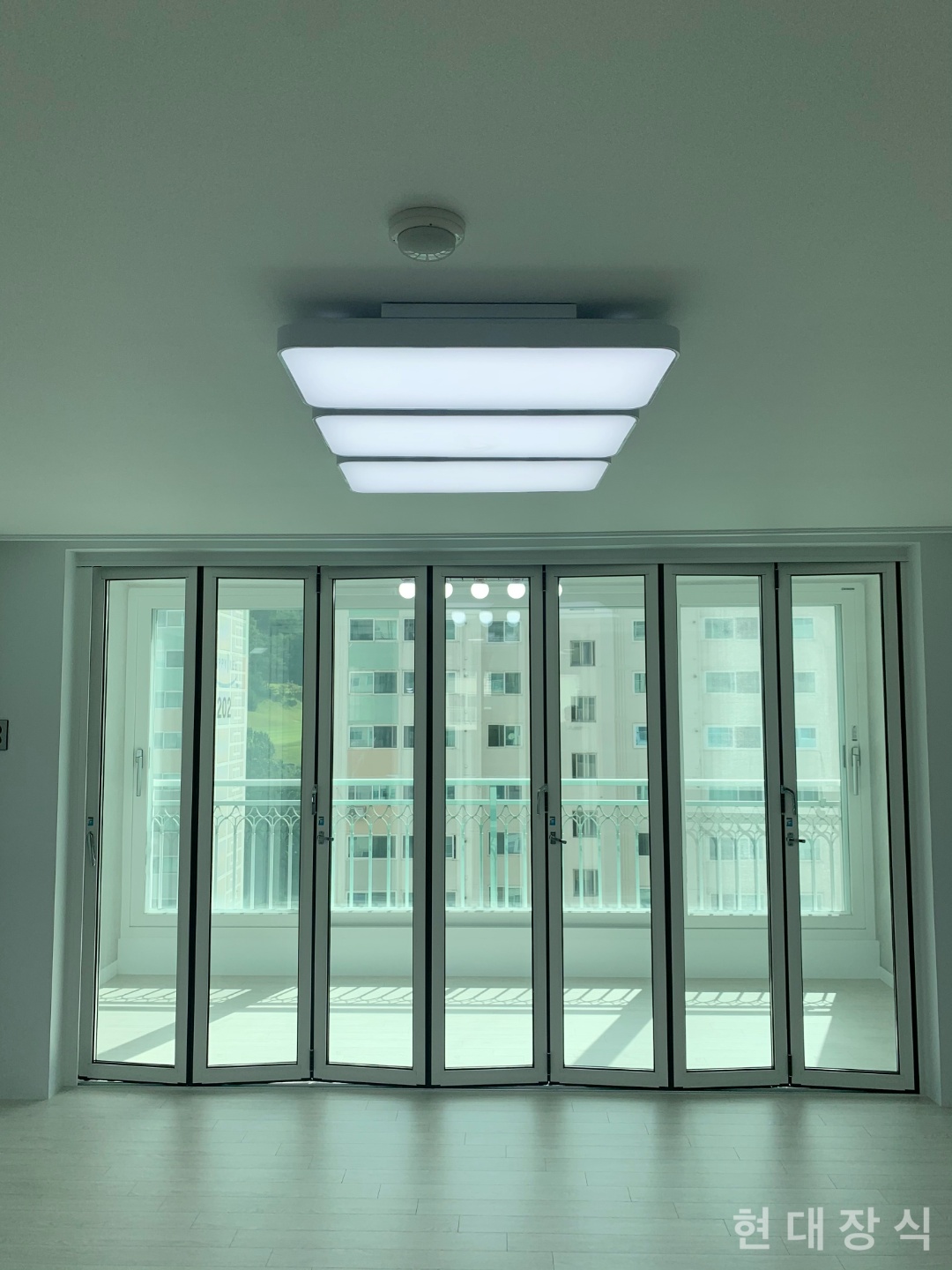 3745427324_0mu9U1iN_d9cb5178e97ac397dd868dd9bada2d3f654e93d9.jpg 이미지크게보기